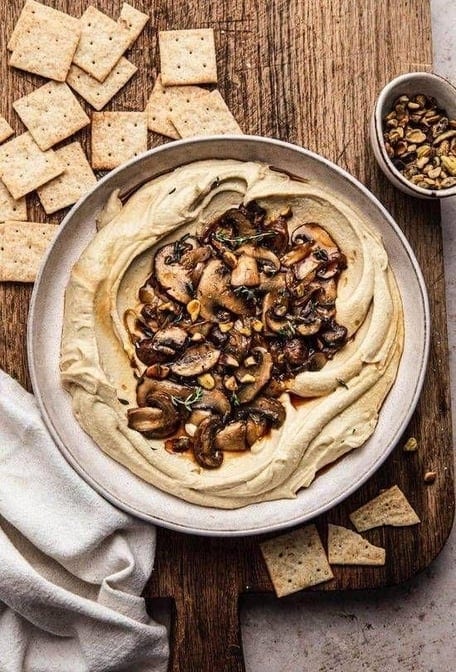 Caramelized Mushrooms with Onions Hummus Plate.